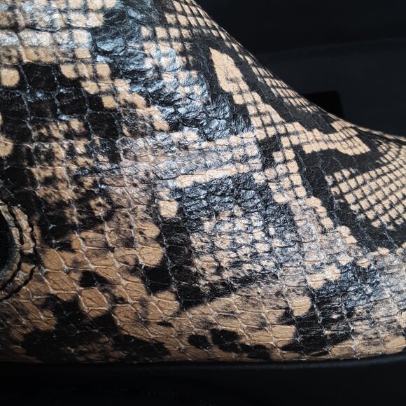 Aquatalia Holly Women's Ankle Boot size 7.5M Python Embossed Leather - Picture 5 of 12